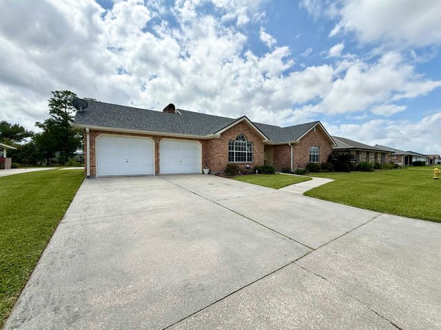 213 Presque Isle Drive, Houma, LA 70360