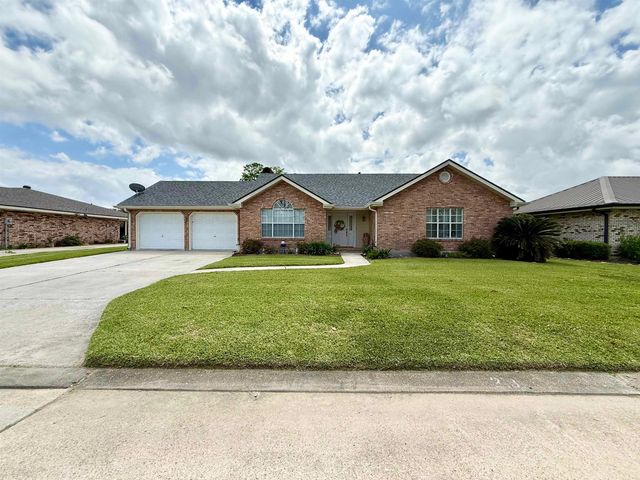 213 Presque Isle Drive, Houma, LA 70360