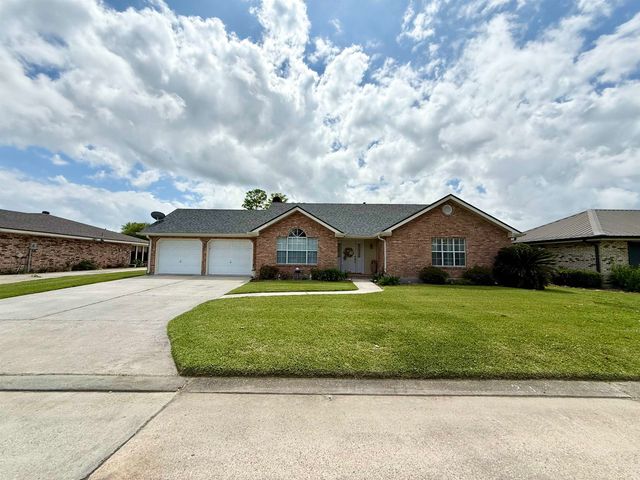 213 Presque Isle Drive, Houma, LA 70360