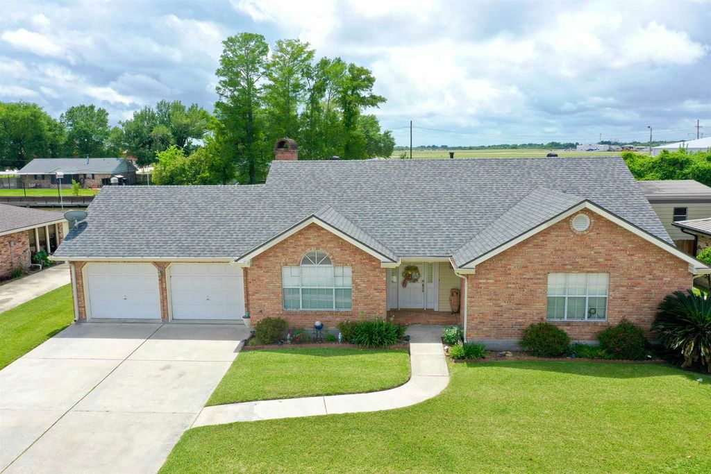 213 Presque Isle Drive, Houma, LA 70360