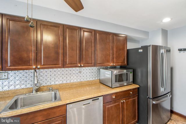 5802 MOORES RUN CT, Baltimore, MD 21206