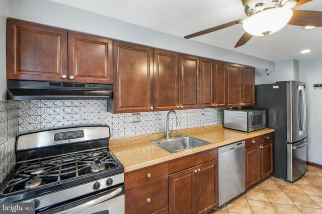 5802 MOORES RUN CT, Baltimore, MD 21206