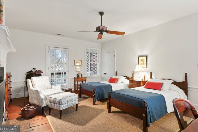 140 Habersham Street, Savannah, GA 31401