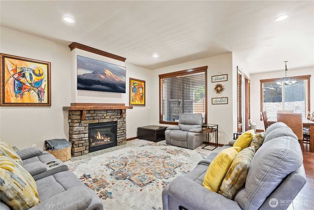 23890 SE 286th Place, Maple Valley, WA 98038