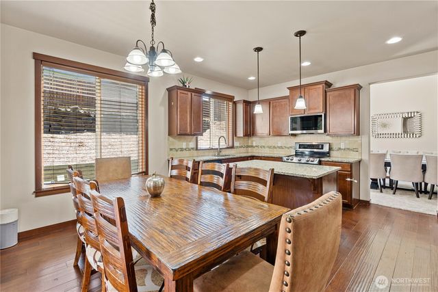 23890 SE 286th Place, Maple Valley, WA 98038