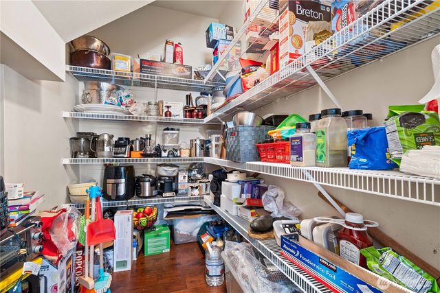 23890 SE 286th Place, Maple Valley, WA 98038