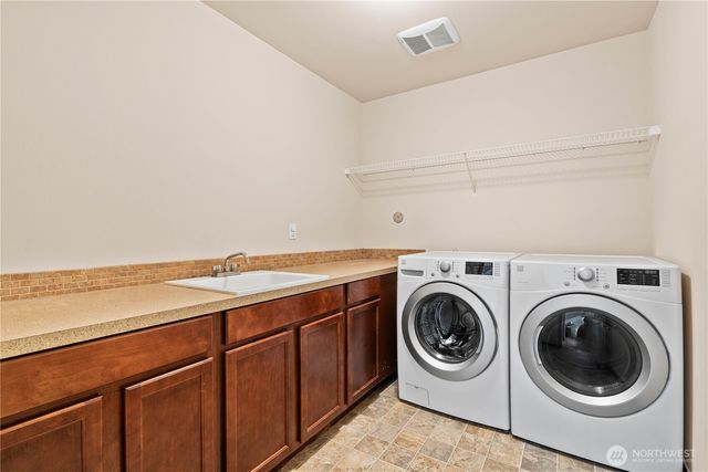 23890 SE 286th Place, Maple Valley, WA 98038