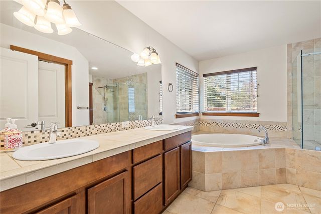 23890 SE 286th Place, Maple Valley, WA 98038