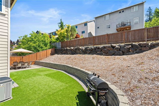 23890 SE 286th Place, Maple Valley, WA 98038