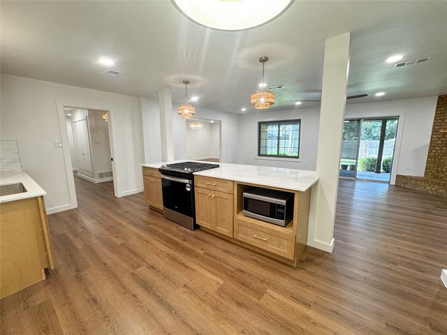 705 Magnolia Street, Denton, TX 76201