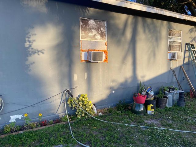 918 N 10th Street, Fort Pierce, FL 34950