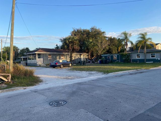 918 N 10th Street, Fort Pierce, FL 34950