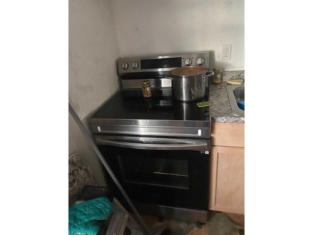 918 N 10th Street, Fort Pierce, FL 34950