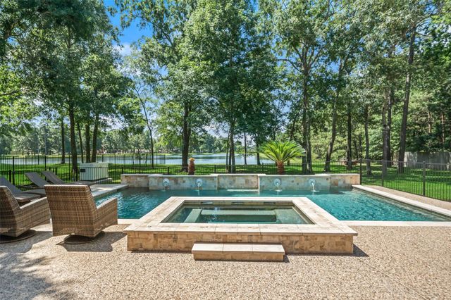 2302 Legends Shore Drive, Spring, TX 77386