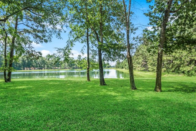 2302 Legends Shore Drive, Spring, TX 77386