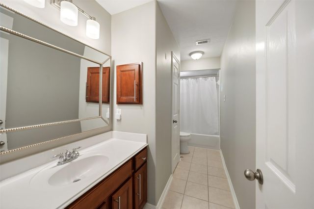 2302 Legends Shore Drive, Spring, TX 77386
