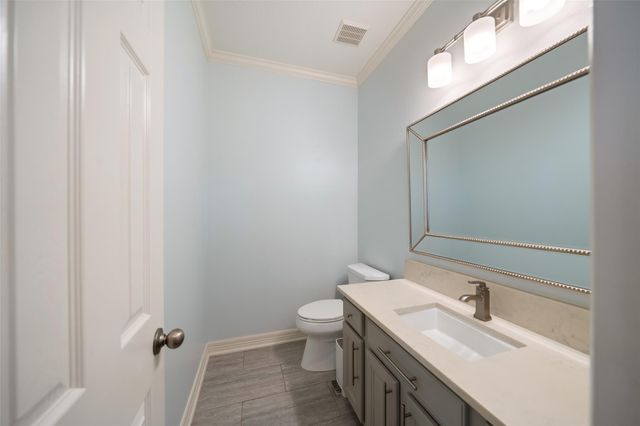 2302 Legends Shore Drive, Spring, TX 77386