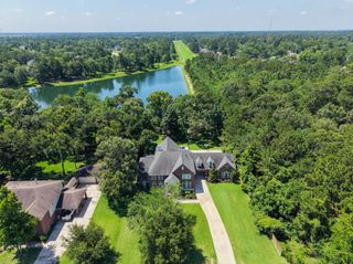 2302 Legends Shore Drive, Spring, TX 77386