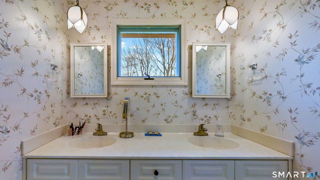 174 Southwest Road, Waterbury, CT 06708