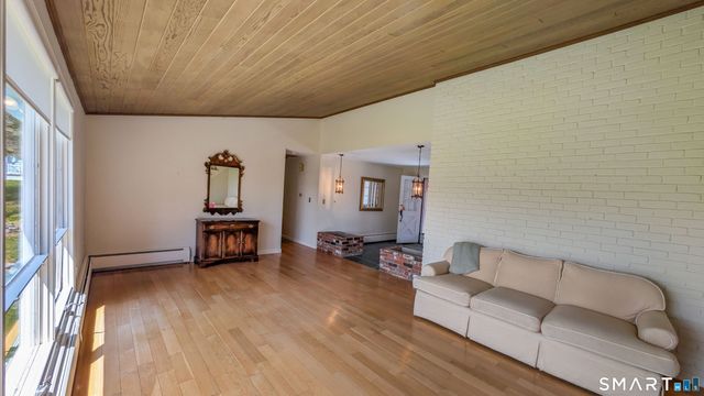 174 Southwest Road, Waterbury, CT 06708