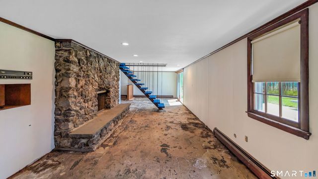 174 Southwest Road, Waterbury, CT 06708