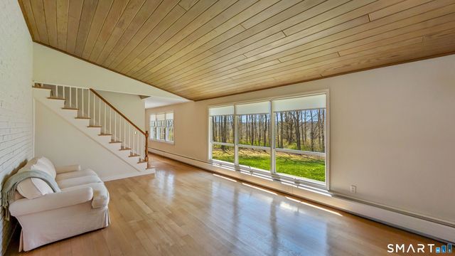 174 Southwest Road, Waterbury, CT 06708