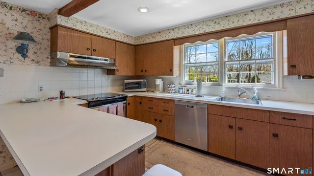 174 Southwest Road, Waterbury, CT 06708