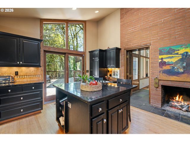 2637 Sw PATTON Ct, Portland, OR 97201