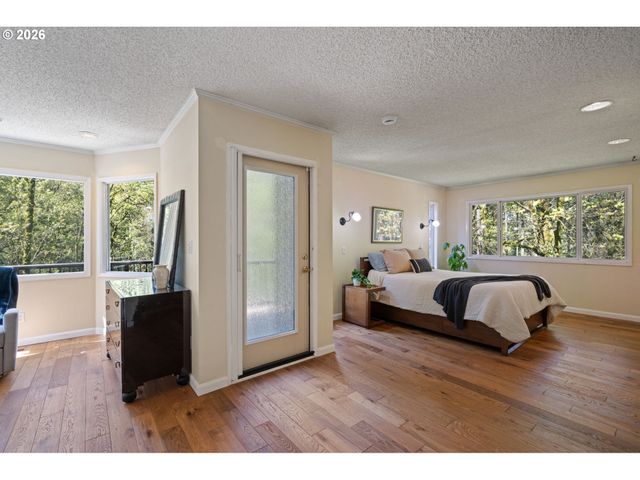 2637 Sw PATTON Ct, Portland, OR 97201