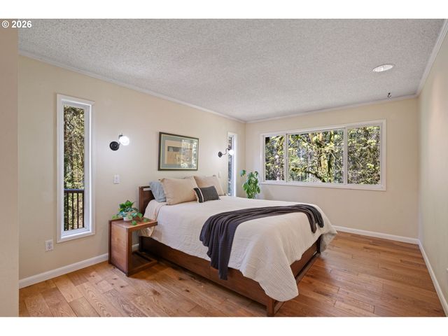 2637 Sw PATTON Ct, Portland, OR 97201