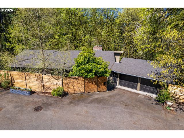 2637 Sw PATTON Ct, Portland, OR 97201