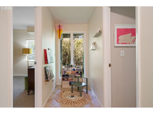 2637 Sw PATTON Ct, Portland, OR 97201