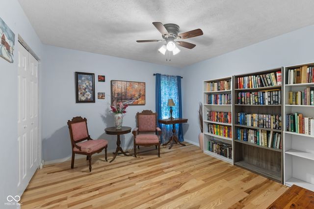 1200 Breaside Court, Greenwood, IN 46143
