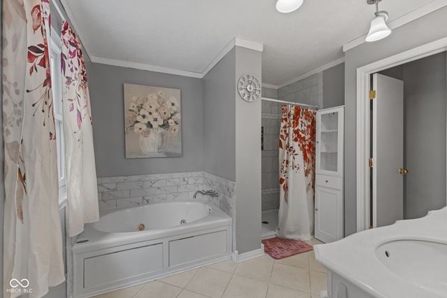 1200 Breaside Court, Greenwood, IN 46143