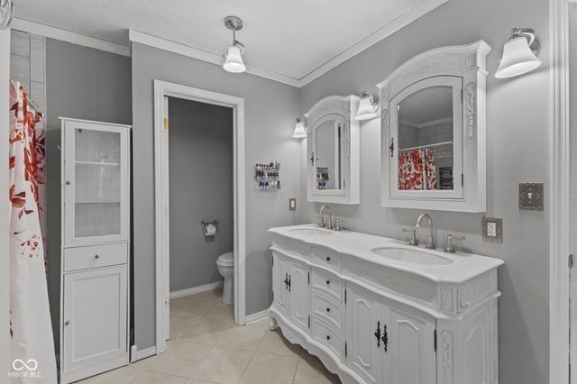 1200 Breaside Court, Greenwood, IN 46143