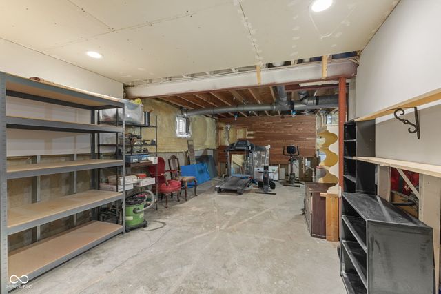 1200 Breaside Court, Greenwood, IN 46143