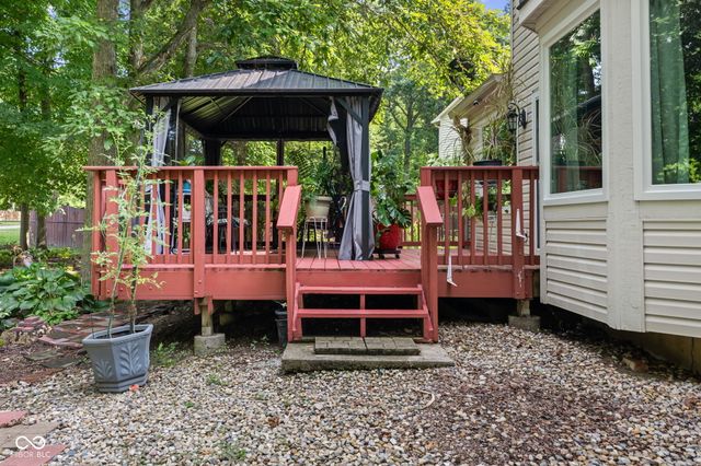 1200 Breaside Court, Greenwood, IN 46143