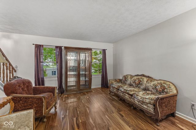 1200 Breaside Court, Greenwood, IN 46143