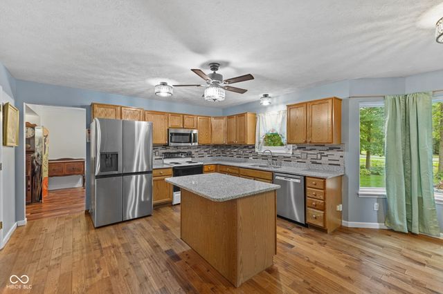 1200 Breaside Court, Greenwood, IN 46143