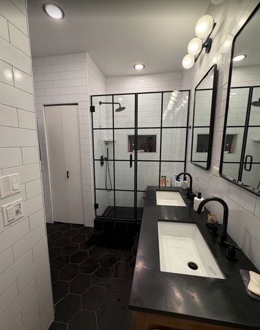 17 N Loomis Street 4H, Chicago, IL 60607