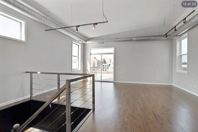 17 N Loomis Street 4H, Chicago, IL 60607