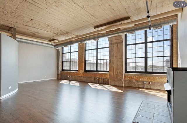 17 N Loomis Street 4H, Chicago, IL 60607