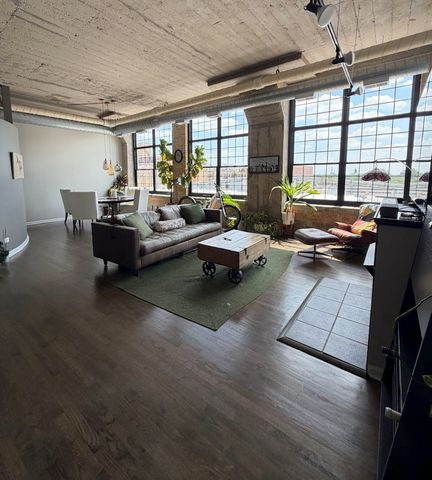 17 N Loomis Street 4H, Chicago, IL 60607