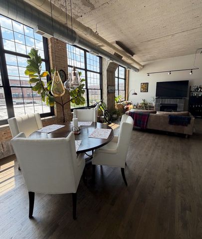 17 N Loomis Street 4H, Chicago, IL 60607