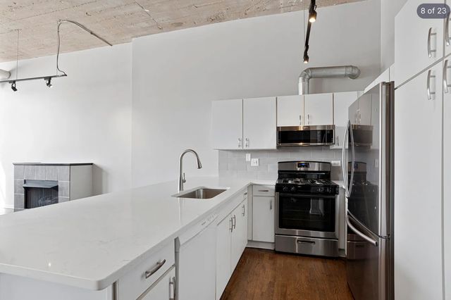 17 N Loomis Street 4H, Chicago, IL 60607