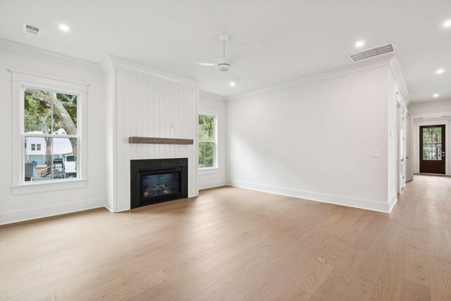 1087 Gadsdenville Rd, Awendaw, SC 29429