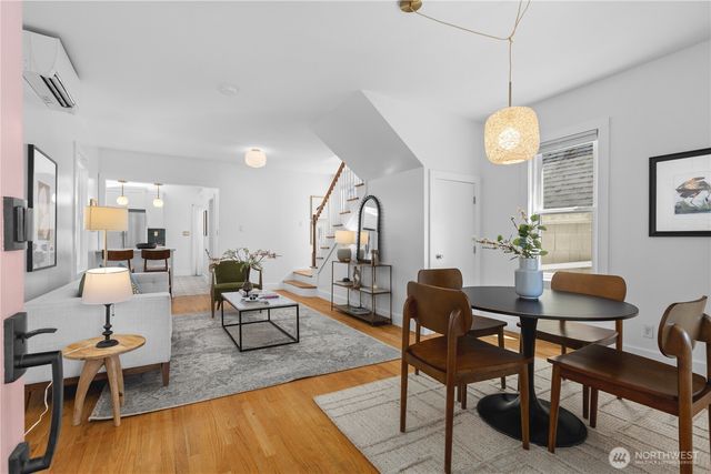 318 N 71st Street, Seattle, WA 98103
