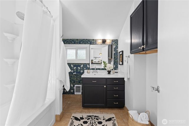 318 N 71st Street, Seattle, WA 98103