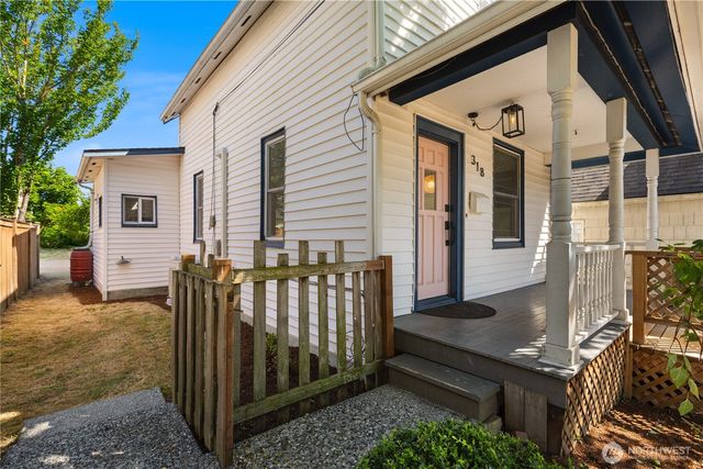 318 N 71st Street, Seattle, WA 98103