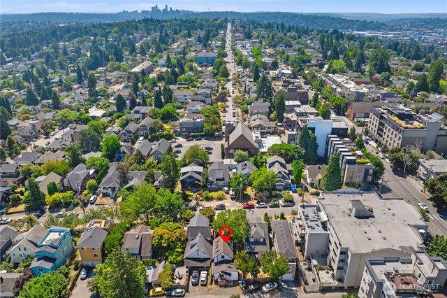 318 N 71st Street, Seattle, WA 98103